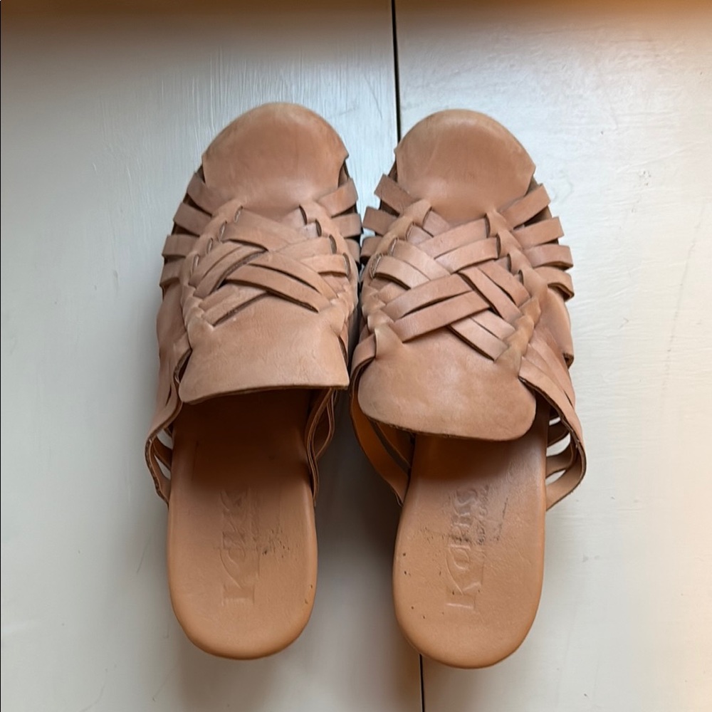 Kork-Ease Tan Leather Mules with Intricate Design